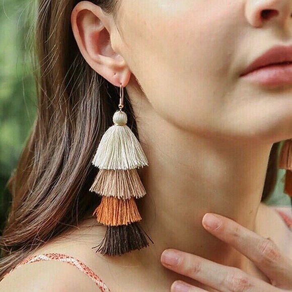 ๐3/$30 New Red Silk Tassel Earrings - Picture 3 of 3